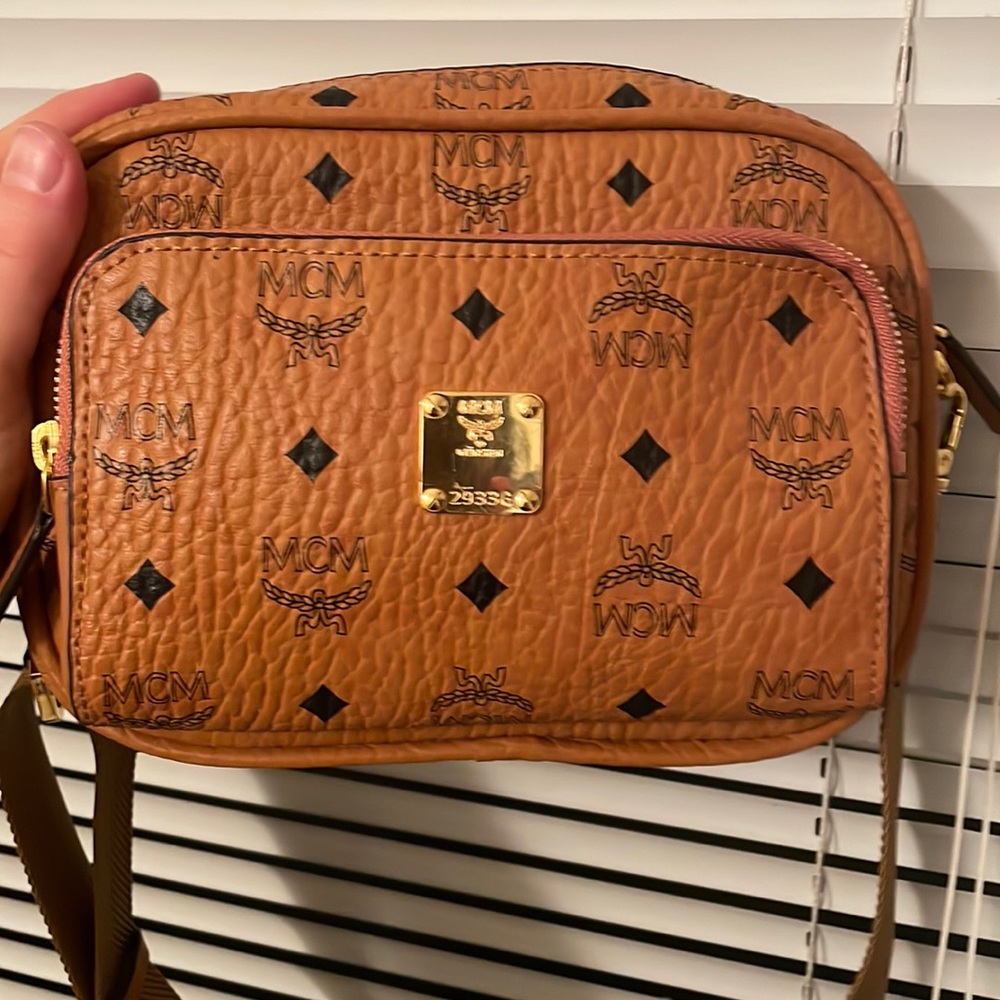 Klassik Crossbody in Visetos COGNAC